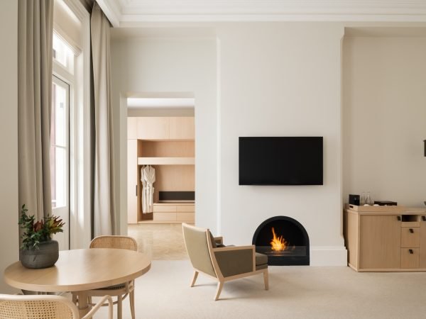 DR_2023_Hertiage Balcony_Fire place