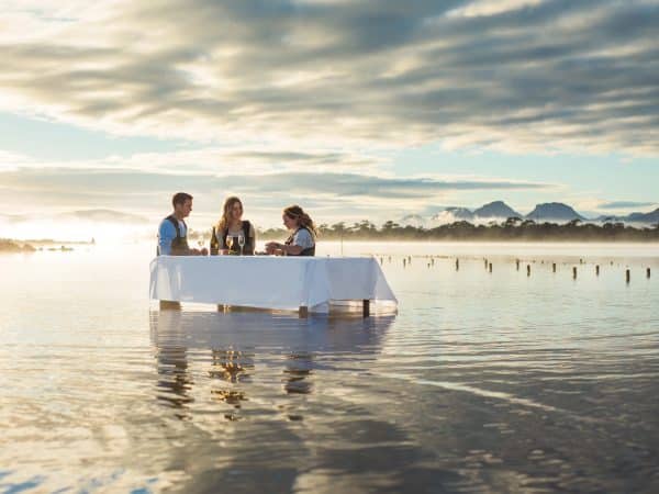 Saffire_Freycinet_Oyster-Shucking