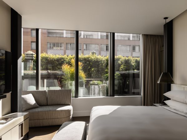 Skyline_Room_King_7037_5045_HR