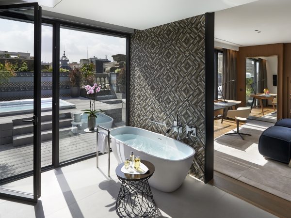 44Mandarin_Oriental_Barcelona_-_Barcelona_Suite_bathroom