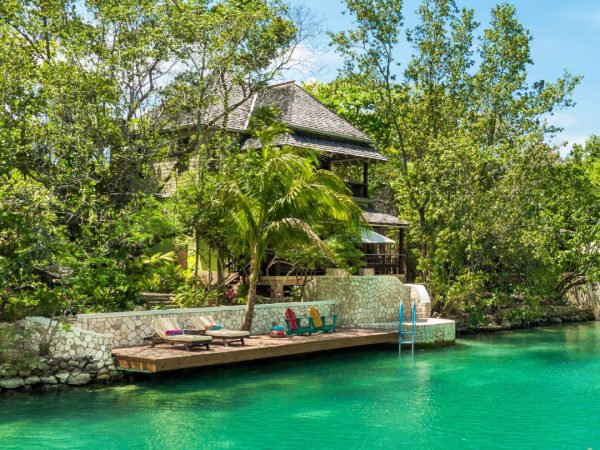 10-two-bedroom-lagoon-villa-carousel-1