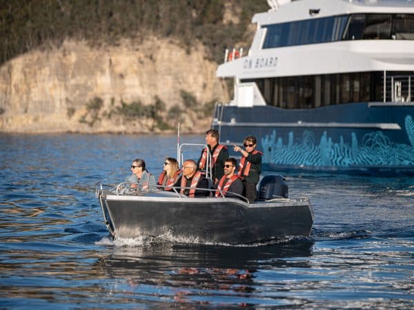 On-Board_Odalisque-III_Southwest-Tasmania_Experience_Group