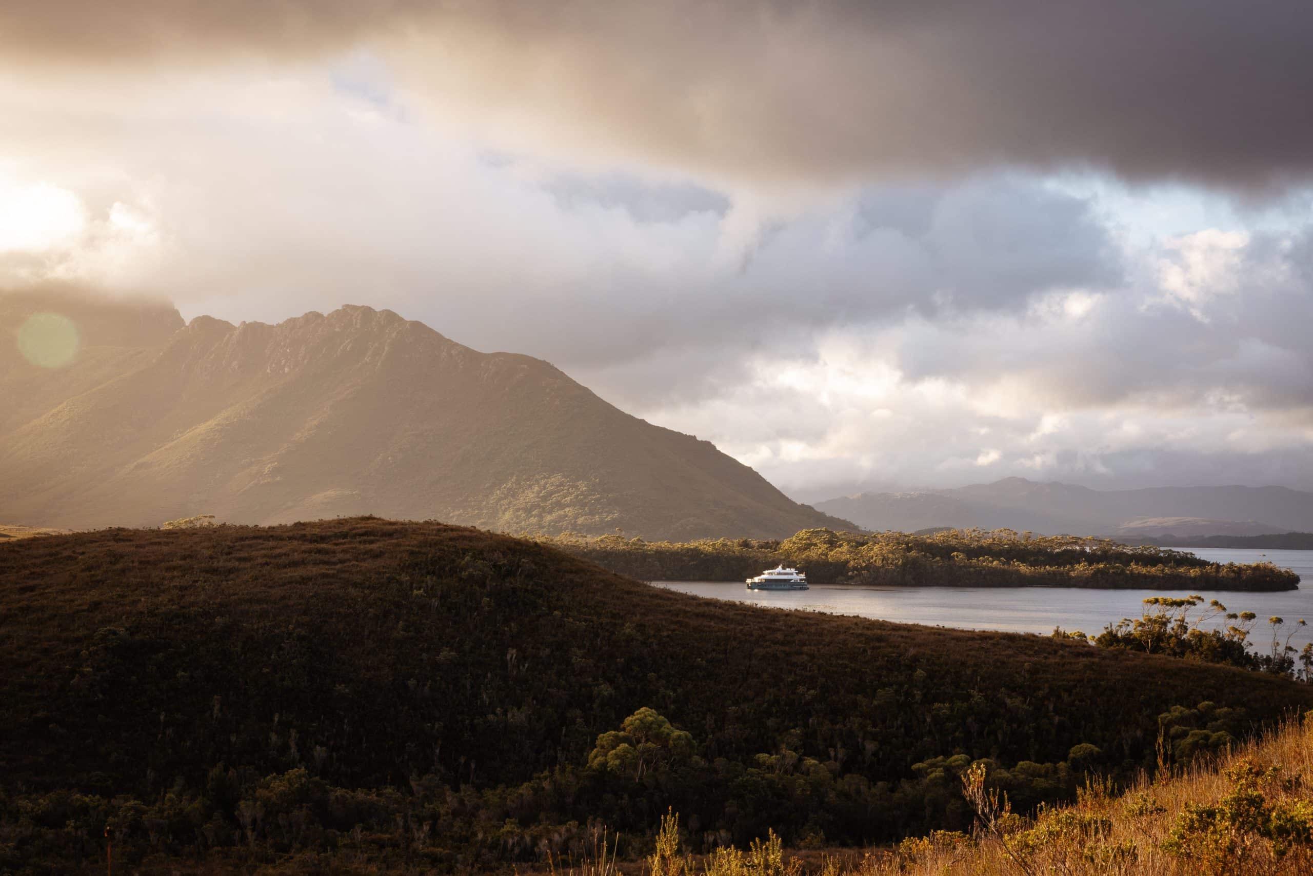 On-Board_Odalisque-III_Southwest-Tasmania_Scenery_Bathurst-Harbour_cLean-Timms (2)