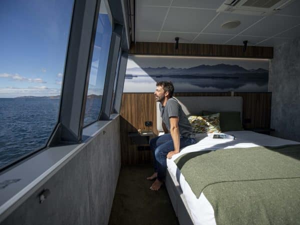 On-Board_Odalisque-III_Southwest-Tasmania_Suite_Man
